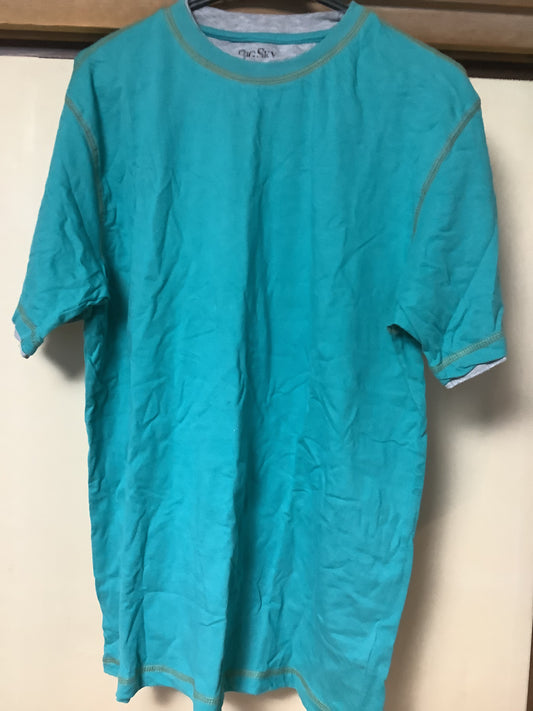 35 A turquoise T-shirt that will brighten your mood